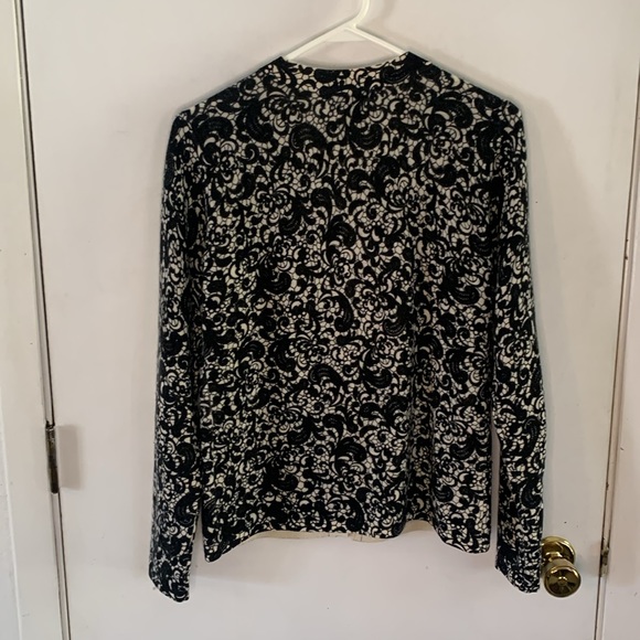 Sutton Cashmere black and ivory pattern cashmere cardigan with pleated ribbon - Picture 7 of 7